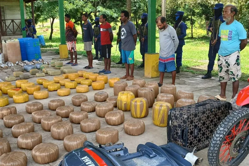 Fuerza Naval incauta panga con marihuana en Caribe Sur
