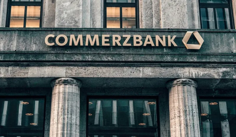 Commerzbank dispara un 94% su beneficio y prepara 1.200 millones para sus accionistas
