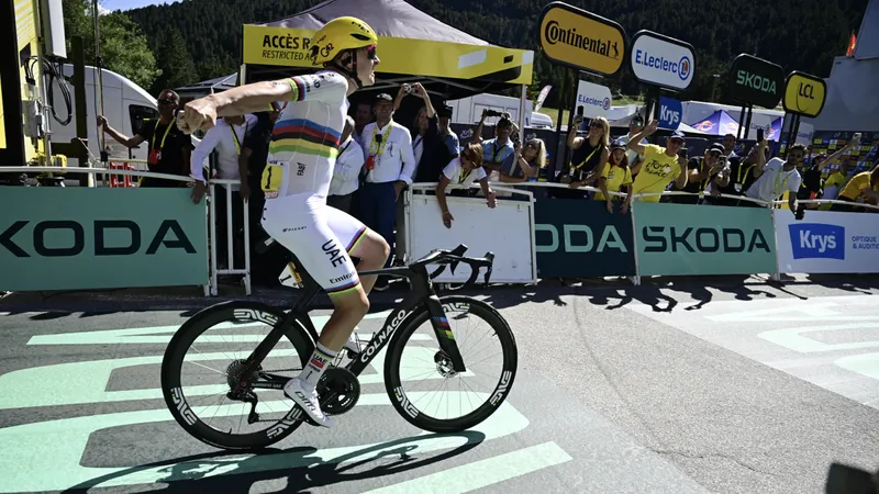 Pogacar destroza a sus rivales en el final de Les Angles y ya lidera el Tour de Francia
