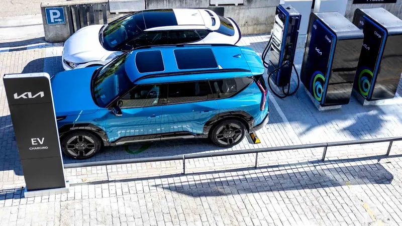 Más cargadores para coches eléctricos en Europa: el Parlamento Europeo quiere acabar con los retrasos burocráticos