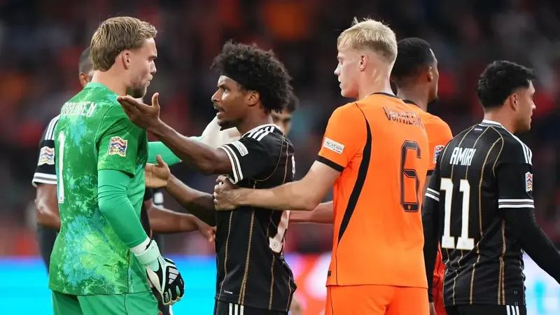 1-1: El hijo de Van Bommel y Gakpo evitan la derrota de Xavi ante Klopp