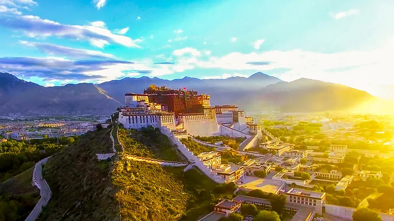 Xizang impulsa innovación y desarrollo desde la meseta