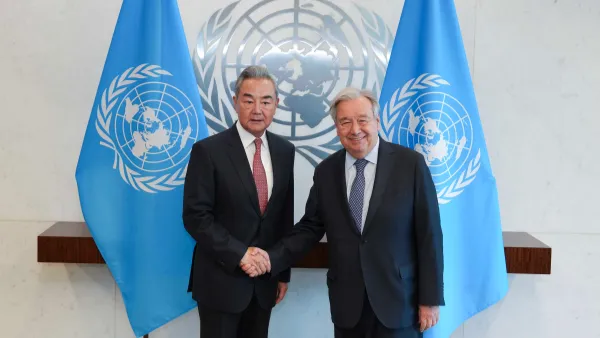 El canciller chino se reúne con Guterres para tratar el fortalecimiento del papel de las Naciones Unidas