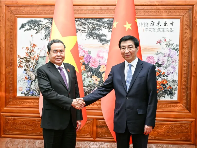 Máximo asesor político de China se reúne con presidente de la Asamblea Nacional de Vietnam