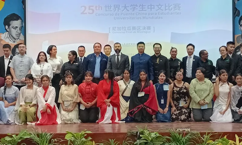 Estudiantes finalistas compiten en el prestigioso certamen “Puente Chino”