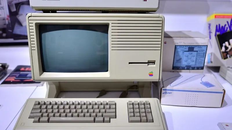Un hombre compró miles de computadoras Apple para revivirlas y venderlas: la empresa le exigió devolver las últimas 2.700 y las aplastó en un basurero de Utah