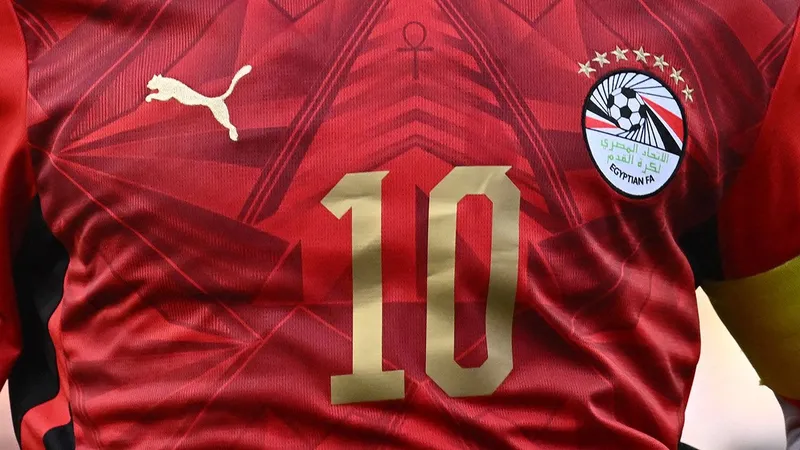 FIFA obliga a Egipto a quietar las estrellas de su camiseta