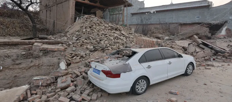 Deslizamiento en Xizang deja tres muertos y 265 desaparecidos