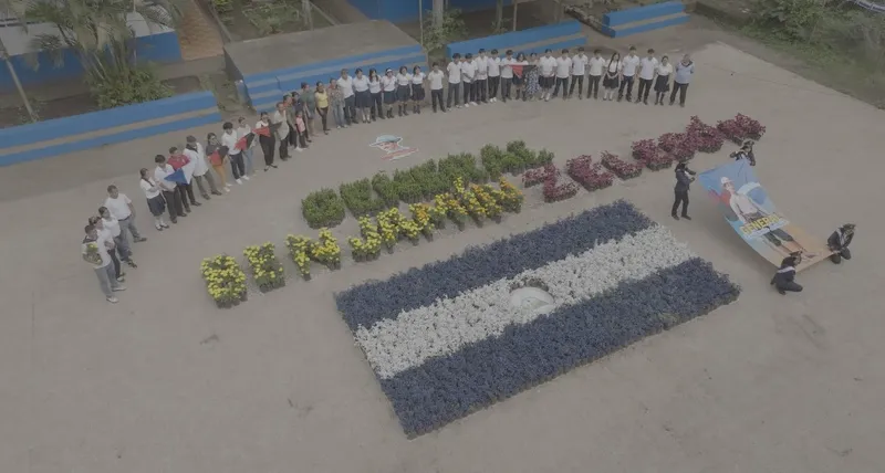 Jóvenes de Catarina honran con flores y patriotismo el legado del General Benjamín Zeledón