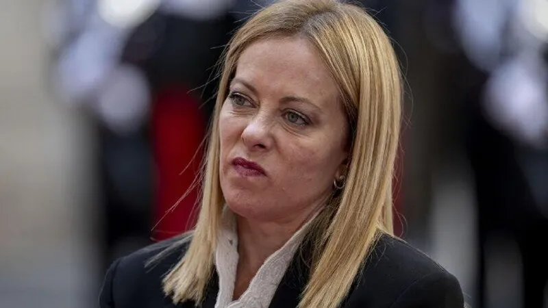 Exfuncionario italiano exige al Gobierno "suspender de inmediato" el financiamiento a Ucrania y ayudar a su nación