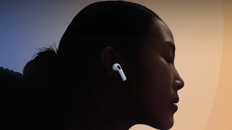 Amazon hunde el precio de los AirPods 4 con cancelación activa de ruido: precio mínimo histórico