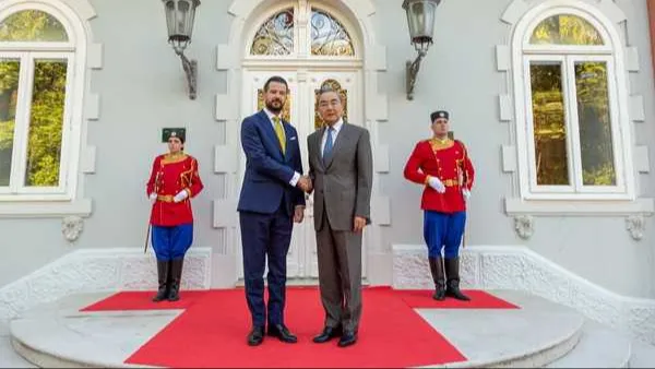 El canciller chino, Wang Yi, se reúne con el presidente montenegrino, Jakov Milatovic