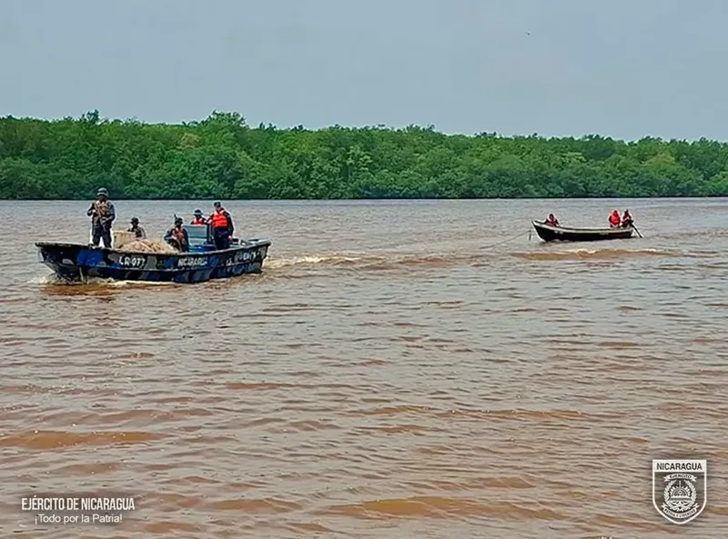 FUERZA NAVAL RESCATA A TRES NÁUFRAGOS A 11 MILLAS NÁUTICAS DE BLUEFIELDS