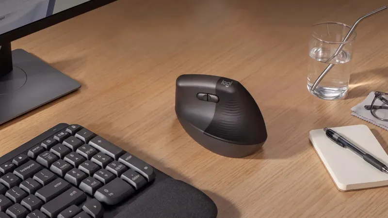 El mejor ratón vertical de Logitech hunde su precio en Amazon: el stock está volando
