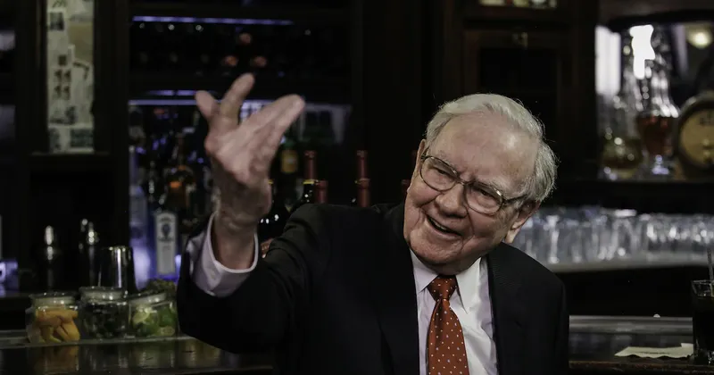 El top 10 de acciones que compró Warren Buffett en su último año como CEO de Berkshire Hathaway