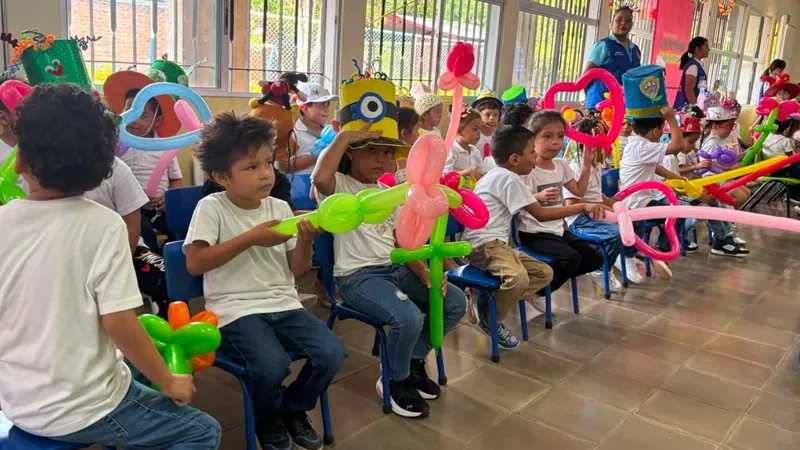 INATEC y MIFAMILIA celebran el mes de la niñez con arte, música y recreación en Managua