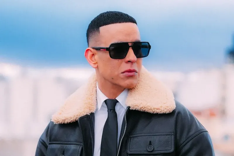 Daddy Yankee y Shenseea logran el No. 1 en la lista Latin Airplay con ‘Echo (FIFA World Cup 2026)’