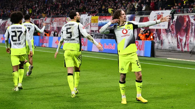 Borussia Dortmund suma fichajes para pelear por la Bundesliga