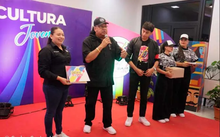 MCLR rinde homenaje a artistas de la Revolución