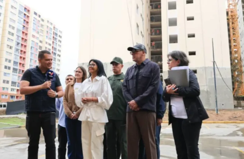 Venezuela inicia nueva etapa de reconstrucción con entrega de viviendas