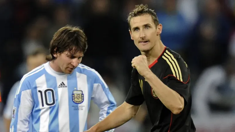 La promesa que Messi le hizo a Klose tras romper su récord goleador en Mundiales