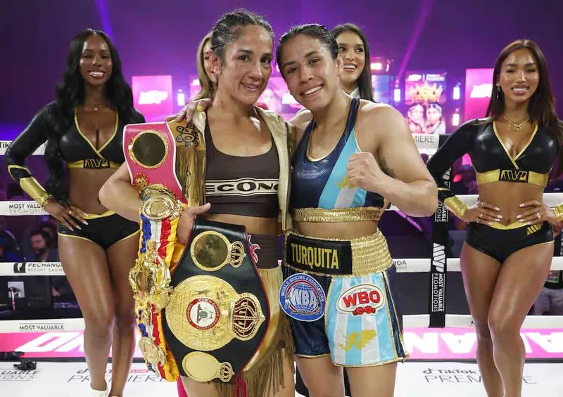 Amanda Serrano retiene sus títulos mundiales y consigue su victoria número 50