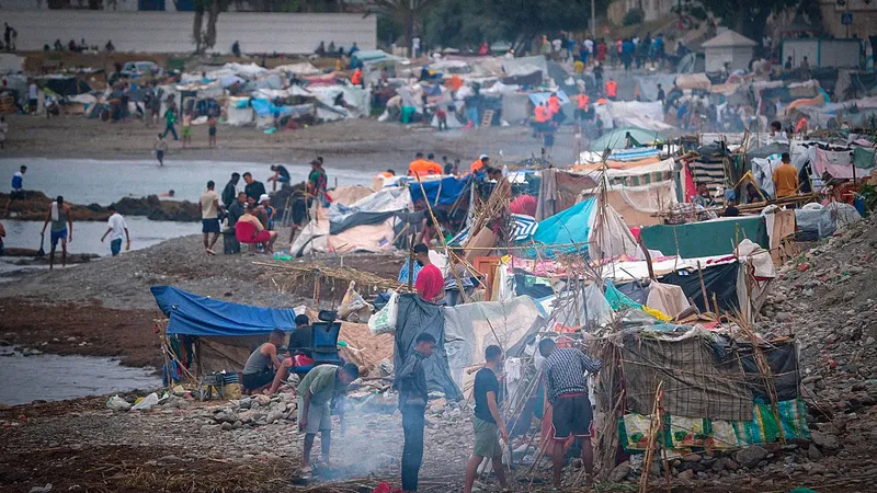 España pierde el rastro de migrantes tras la entrada masiva en Ceuta