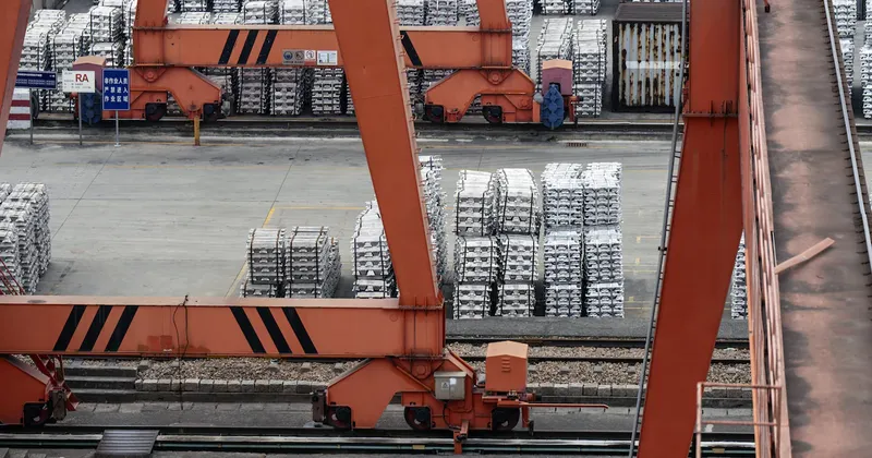 Barclays cree que tres monedas de América Latina ganarán con el boom de los metales por la IA
