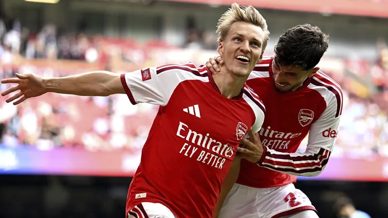 Arsenal arrasa 3-0 al Manchester City y conquista la Community Shield