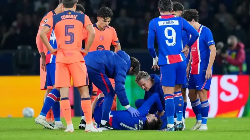 Se confirman las peores noticias para el Paris Saint-Germain con Kvaratskhelia