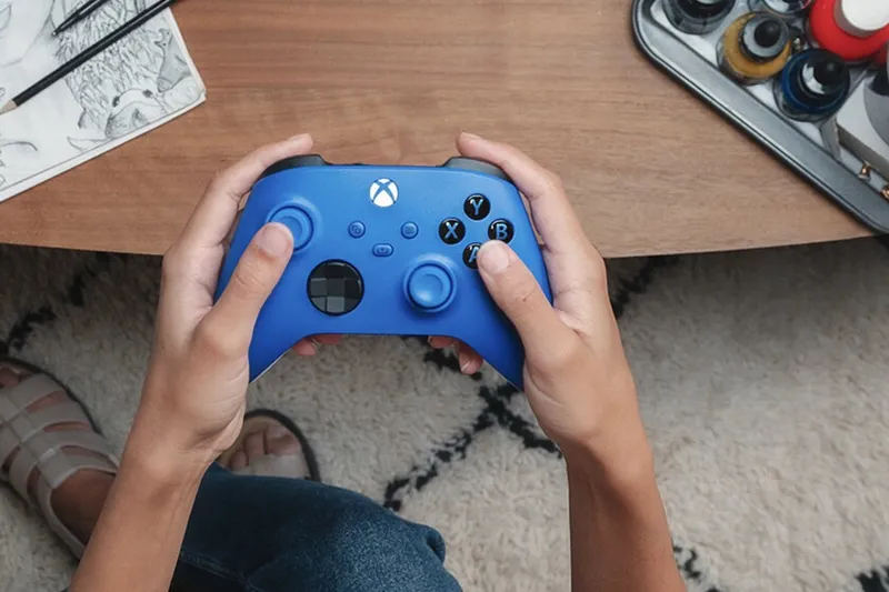 El rebajón histórico del mando de Xbox me confirma algo que ya sabía: nunca tengo (ni tendré) suficientes en mi setup