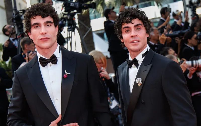 La crítica internacional se rinde a 'La bola negra' y ya pide el Oscar para Los Javis