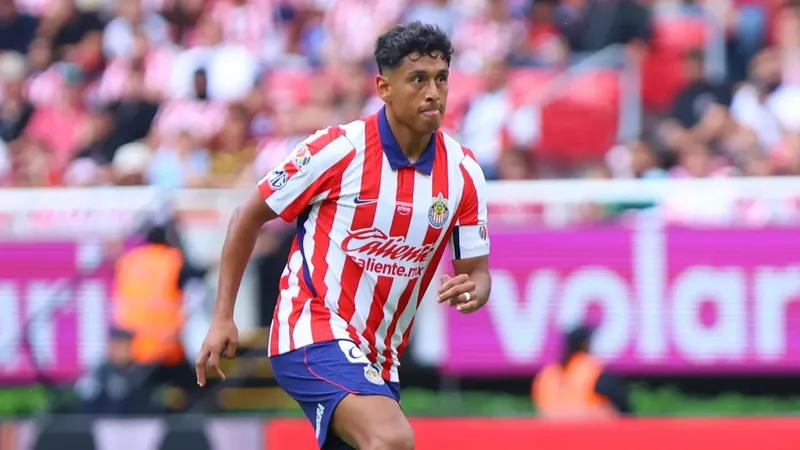 Del amor al odio hay un penal y Luis Romo camina con la cruz a cuestas en el Guadalajara