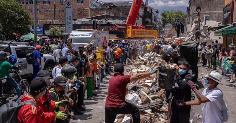 Número de víctimas mortales del terremoto de Colombia supera las 200 a medida que llega ayuda internacional