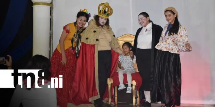 La Escuela Nacional Pilar Aguirre puso en escena El Traje del Emperador en Granada