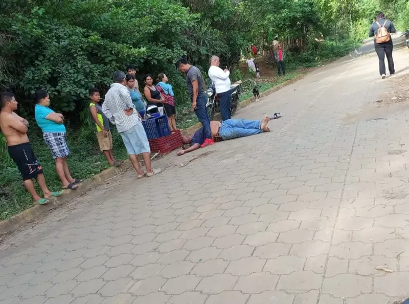 Trasladan grave a motociclista electrocutado en cable colgado en Masaya