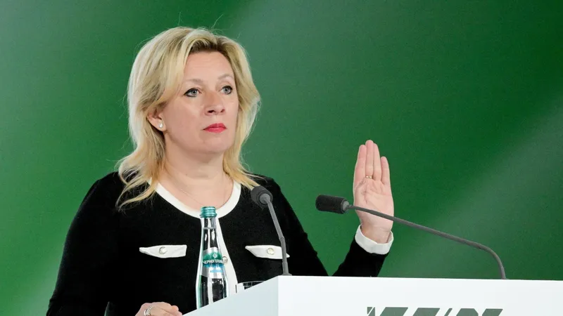 "Un escandaloso acto de censura": Zajárova comenta la negativa de 'Politico' a publicar un artículo del canciller de Rusia