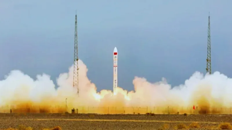 Irán da un salto en inteligencia militar desde el espacio. La compra del satélite chino TEE-01B con capacidad multiespectral, órbita a 500 km y resolución de 2 metros refuerza su vigilancia estratégica y enciende las alarmas internacionales