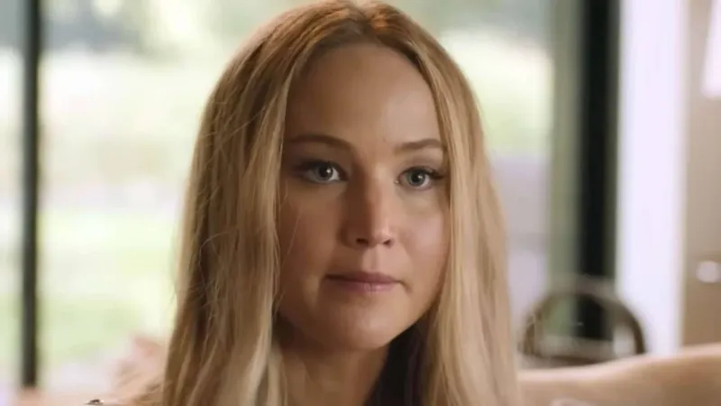 Jennifer Lawrence se enfrentó a miembros del equipo no autorizados durante una escena de desnudo: "No está bien"