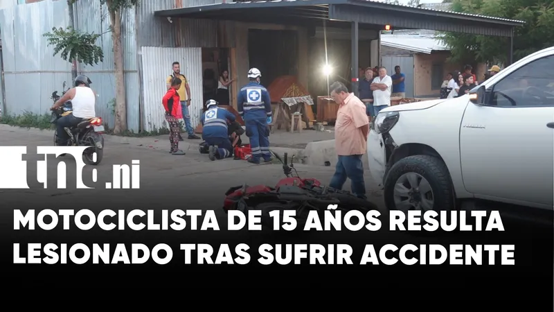 Motociclista resulta lesionado tras impactar contra una camioneta