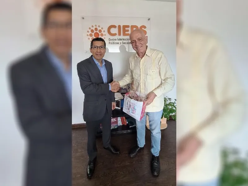 Con Centro Internacional de Estudios Políticos y Sociales de Panamá