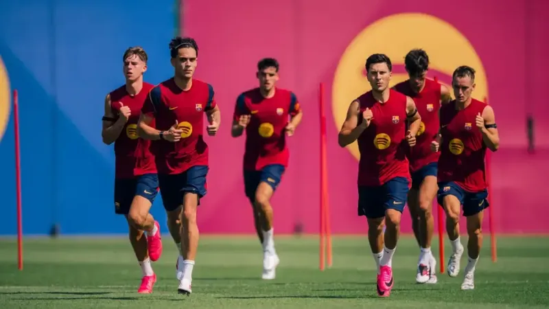 El Barça completa el primer entrenamiento de la temporada con una novedad