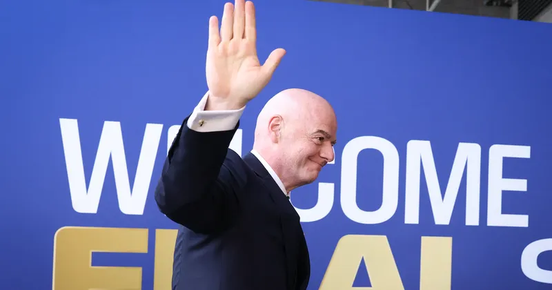 Infantino desafía la oposición y mantiene plan para privatizar el negocio comercial de la FIFA