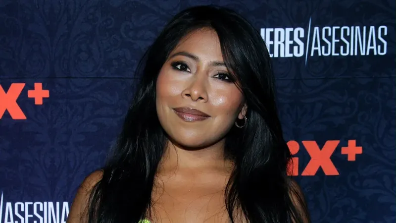 Yalitza Aparicio reaparece en redes con look renovado y un abdomen de impacto