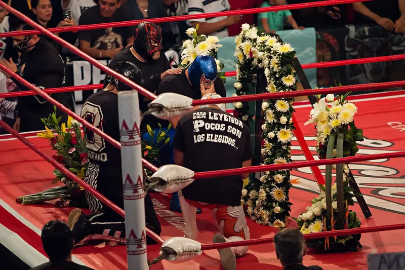 Muere luchador mexicano en plena función al lanzarse de la tercera cuerda