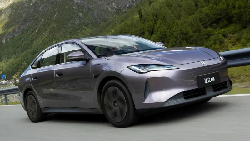 El mítico Volkswgen Jetta vuelve a la vida como un coche eléctrico de 4,8 metros y 555 km de autonomía por 10.500. €