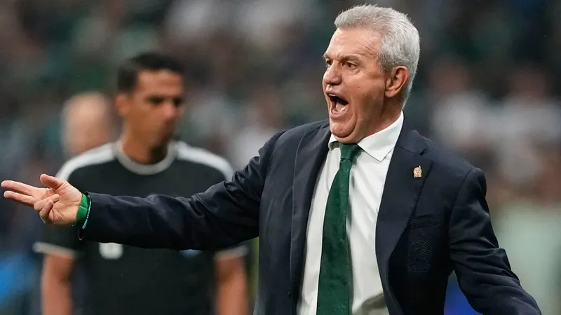 Javier Aguirre vuelve a estar en el radar de los banquillos de España