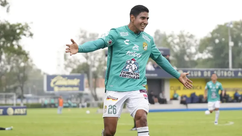 Armando León, el mexicano que no debutó en la Liga MX y lleva 47 goles en Europa