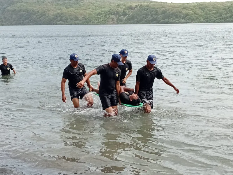 Bomberos Unidos rescataron a dos personas bajo los efectos del alcohol en Xiloá