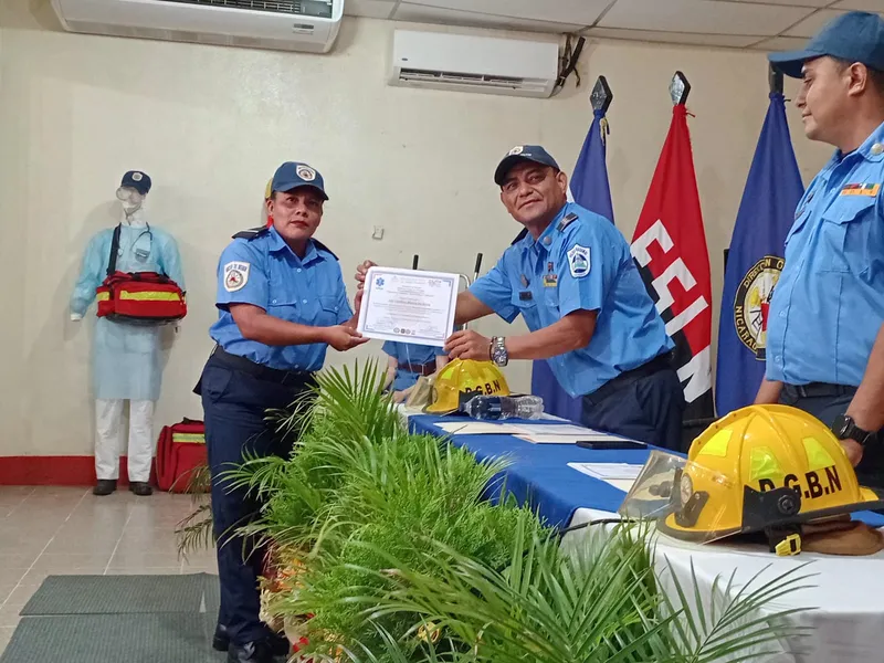 Bomberos Unidos se capacitaron en atención prehospitalaria